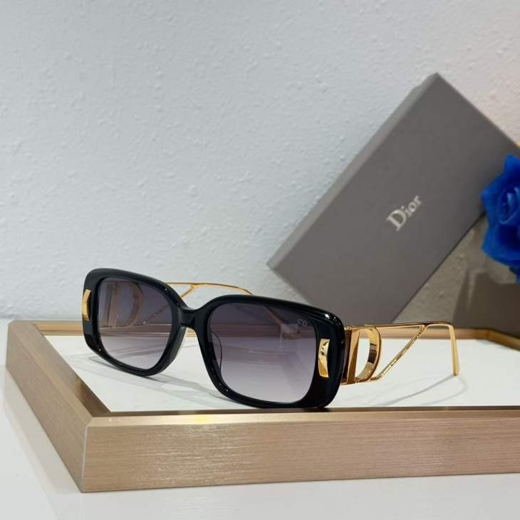 Picture of Dior Sunglasses _SKUfw79279349fw
